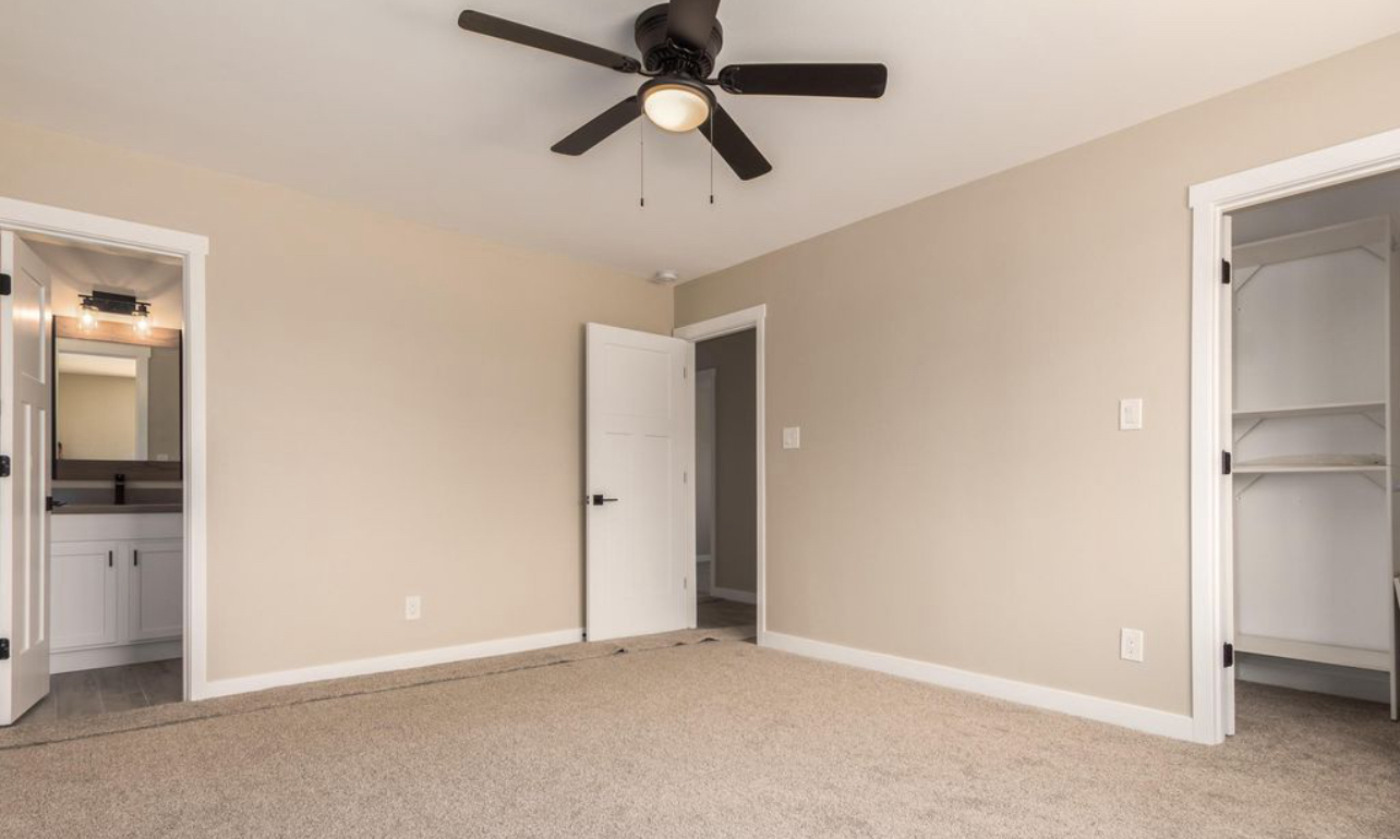 House sublease | ASU WEST | GLENDALE | Master bedroom with private master bath